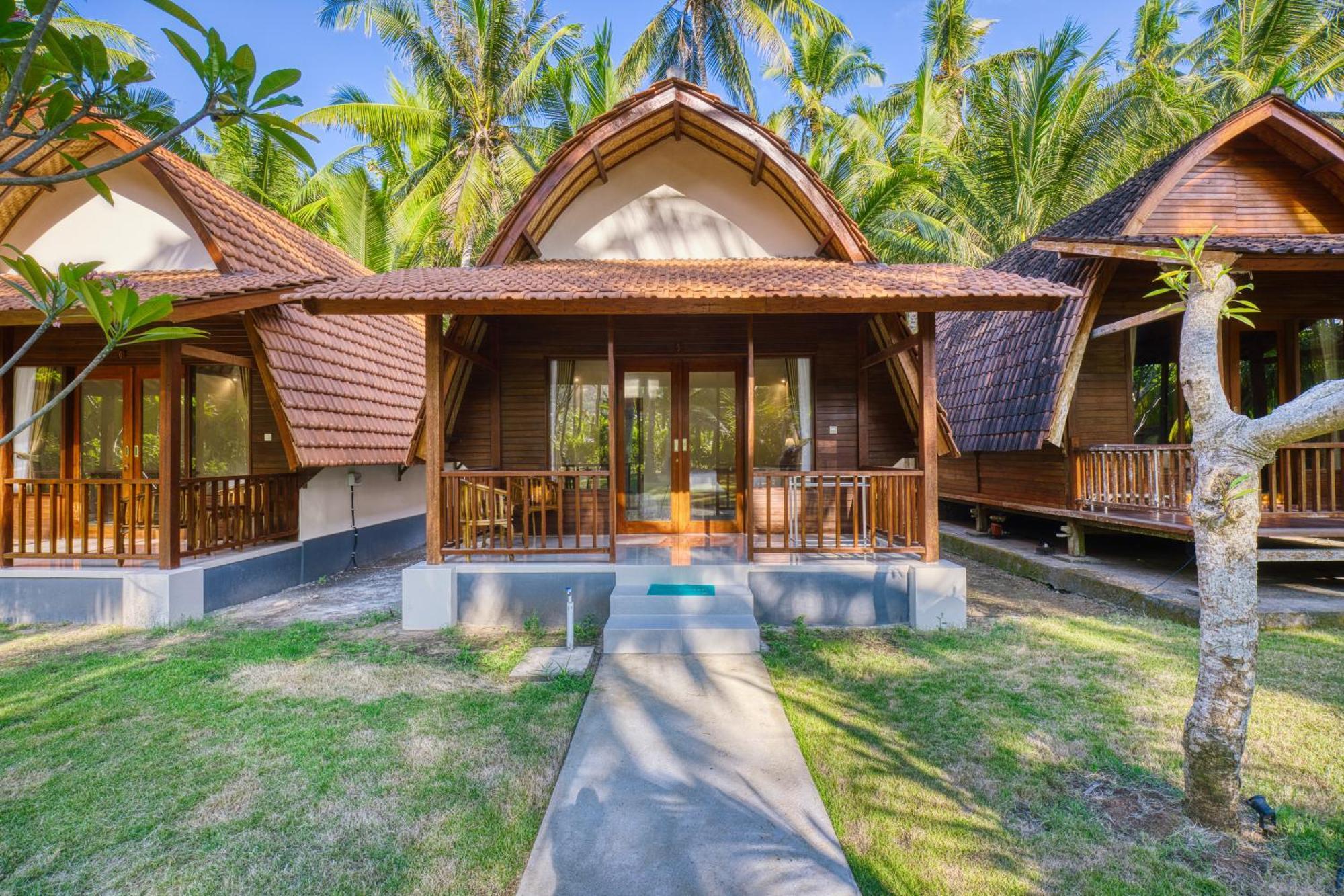Puri Yalus Bungalow Toyapakeh Εξωτερικό φωτογραφία